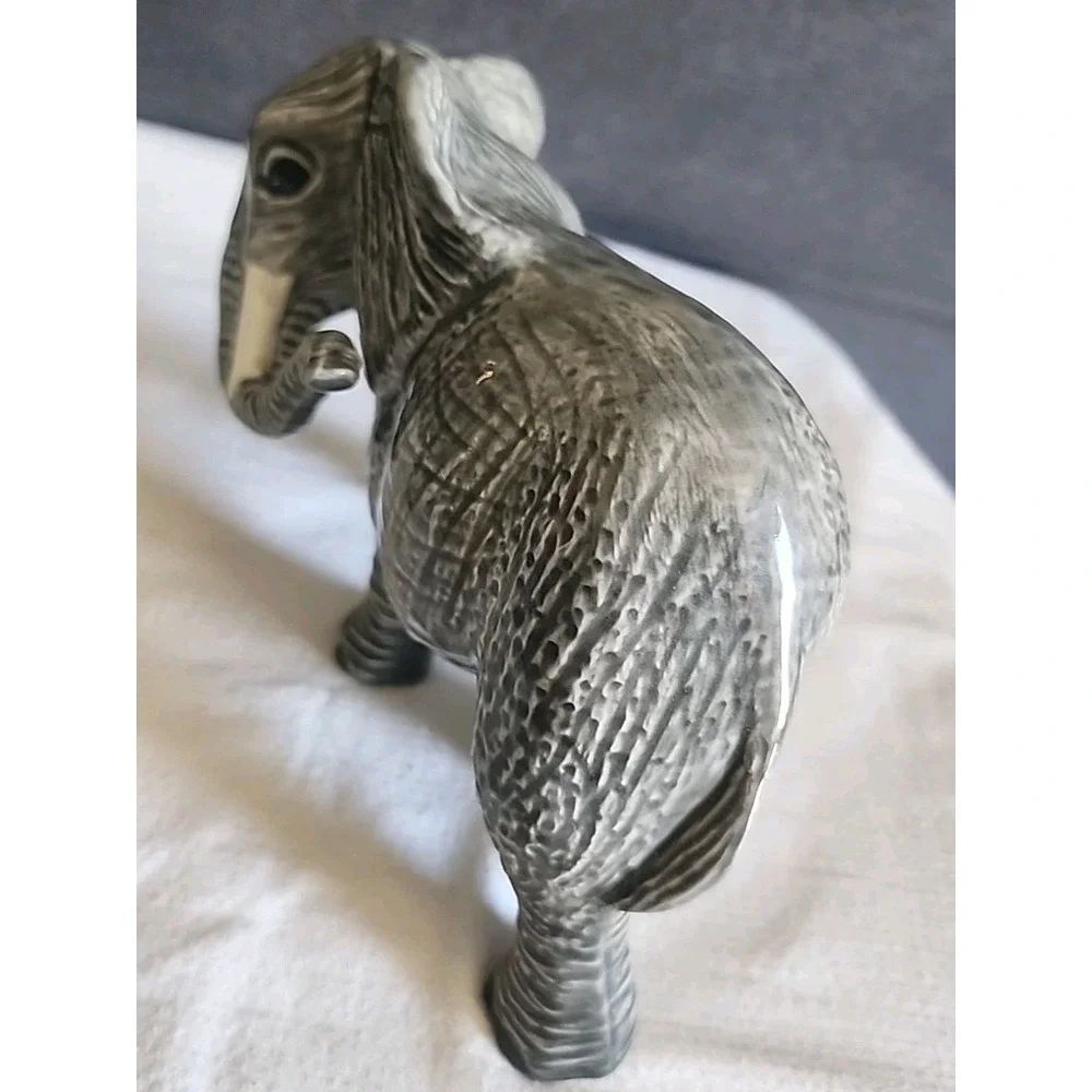 Vintage Porcelain Elephant Family Figurines African Safari Decor Set Of 4